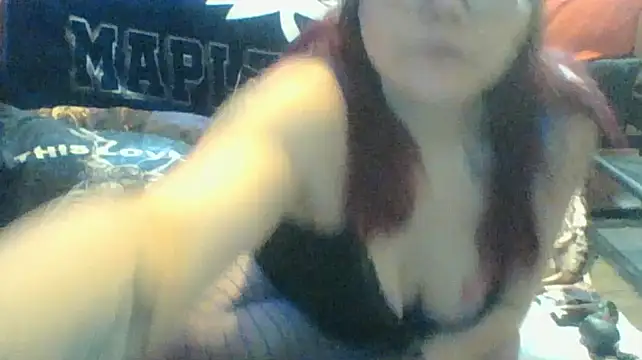 Snapshot of Sexymilf6992 chatting on 04/02/26, 11:46 Sexymilf6992 online show from 04/02/26, 11:46
