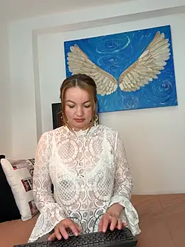 Viictoria-Jones online show from 04/08/26, 10:15