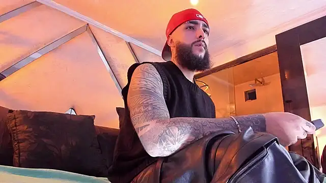 SantiagoHincapiie online show from 03/07/26, 04:20