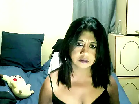 Snapshot of IndianPleasures21 chatting on 05/02/26, 05:56 IndianPleasures21 online show from 05/02/26, 05:56