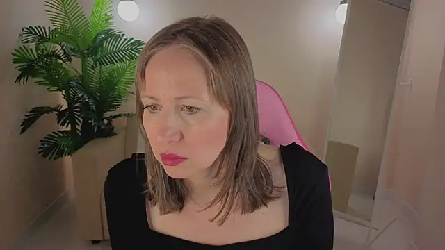 Snapshot of Elizabeth_Andersonn chatting on 03/03/26, 01:45 Elizabeth Andersonn online show from 03/03/26, 01:45