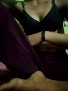 Snapshot of wifedesi7050 chatting on 05/21/26, 04:47 wifedesi7050 online show from 05/21/26, 04:47