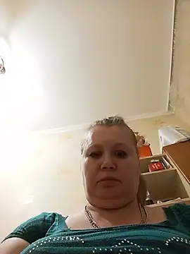 KiraStanton online show from 05/20/26, 01:56