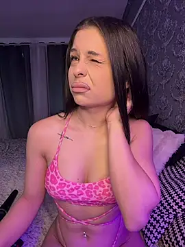 Snapshot of Olivia_Noor chatting on 07/15/26, 05:29 Olivia Noor online show from 07/15/26, 05:29