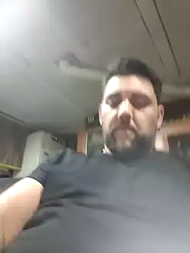 Snapshot of yomismo1986- chatting on 02/27/26, 03:01 yomismo1986- online show from 02/27/26, 03:01