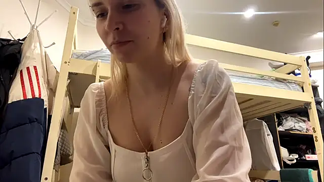 LiraDreamX online show from 02/26/26, 03:22