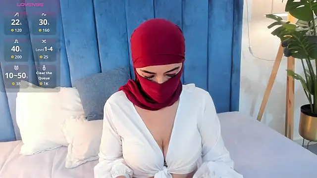  jamiila online show from 04/15/26, 04:36