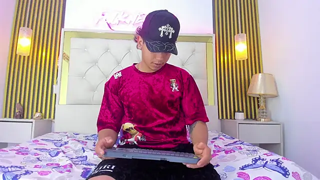 Axel Monroe online show from 02/20/26, 06:19