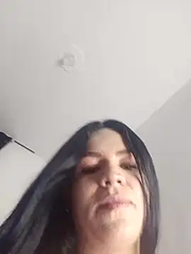 Snapshot of Mariana_jaramillo chatting on 02/27/26, 11:05 Mariana jaramillo online show from 02/27/26, 11:05