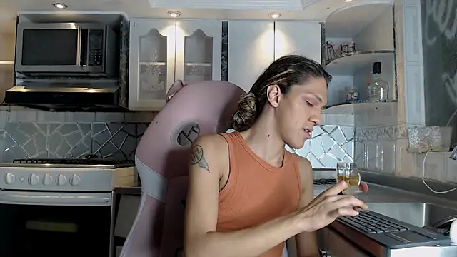 CrisOzzz online show from 02/22/26, 08:07