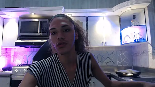 CrisOzzz online show from 04/10/26, 05:28