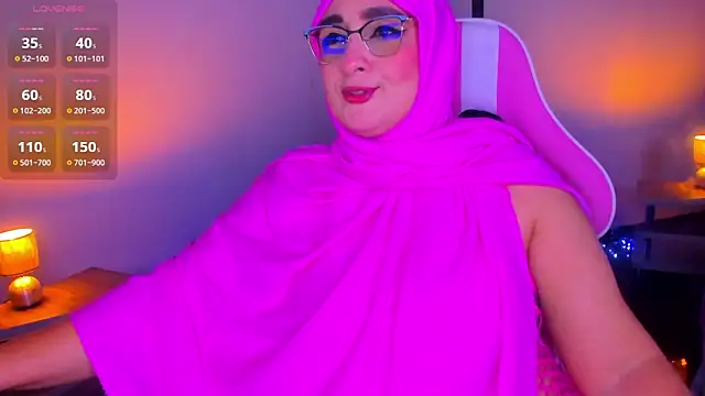 HijabiMilff online show from 04/14/26, 02:45