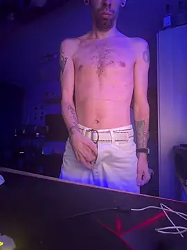 Snapshot of Istvan95 chatting on 03/04/26, 05:08 Istvan95 online show from 03/04/26, 05:08