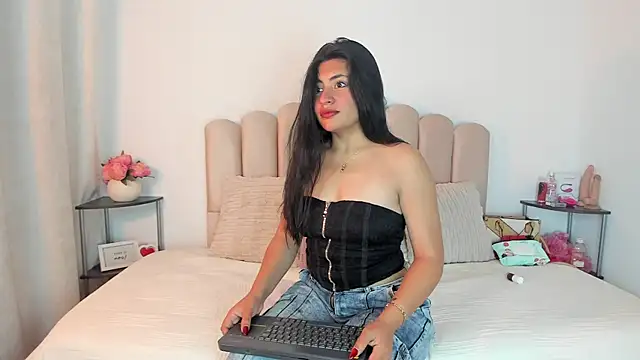 Snapshot of celeste_z chatting on 02/28/26, 11:55 celeste z online show from 02/28/26, 11:55