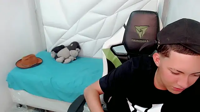 Street poemm  online show from 03/08/26, 03:43