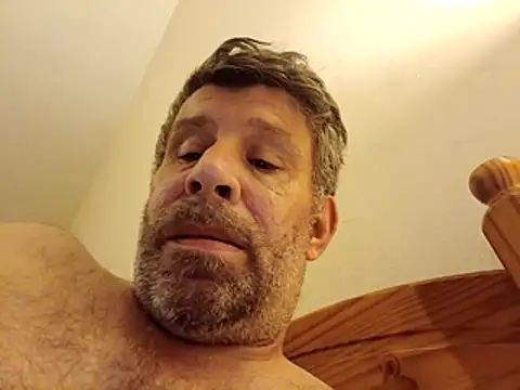 Snapshot of stud2512 chatting on 04/24/26, 11:51 stud2512 online show from 04/24/26, 11:51