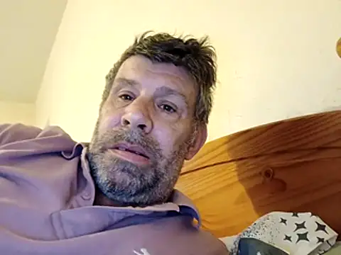 Snapshot of stud2512 chatting on 04/26/26, 06:27 stud2512 online show from 04/26/26, 06:27