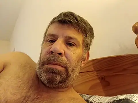 Snapshot of stud2512 chatting on 04/28/26, 06:40 stud2512 online show from 04/28/26, 06:40