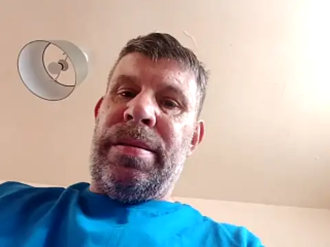Snapshot of stud2512 chatting on 05/04/26, 11:17 stud2512 online show from 05/04/26, 11:17