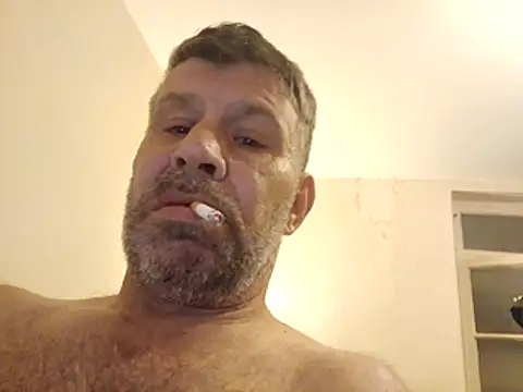 Snapshot of stud2512 chatting on 05/04/26, 11:23 stud2512 online show from 05/04/26, 11:23