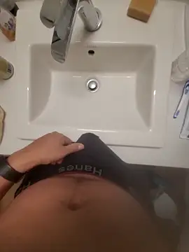 Snapshot of Bouncywarrior chatting on 02/26/26, 03:49 Bouncywarrior online show from 02/26/26, 03:49