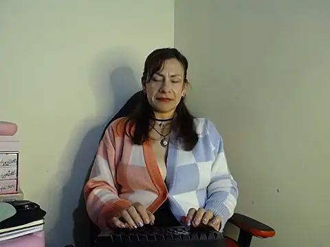 Snapshot of ivonnahills chatting on 02/26/26, 11:37 ivonnahills online show from 02/26/26, 11:37