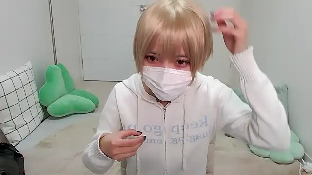 Snapshot of -Hayate- chatting on 03/04/26, 06:19 -Hayate- online show from 03/04/26, 06:19