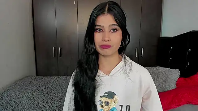 LatinaQueen23 online show from 07/01/26, 03:23