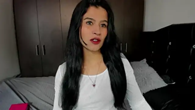 LatinaQueen23 online show from 07/27/26, 03:08