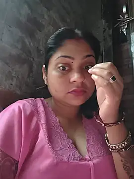 Snapshot of Aanushaka chatting on 06/07/26, 12:26 Aanushaka online show from 06/07/26, 12:26