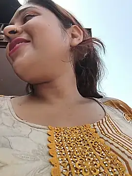 Snapshot of Aanushaka chatting on 06/08/26, 10:59 Aanushaka online show from 06/08/26, 10:59