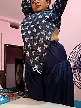 Snapshot of Aanushaka chatting on 06/14/26, 02:24 Aanushaka online show from 06/14/26, 02:24