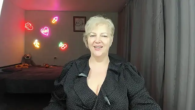 Mary-Leee online show from 06/03/26, 06:13