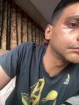 online4u08 online show from 04/15/26, 11:50