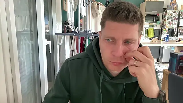 Minmoi1984 online show from 04/22/26, 08:06