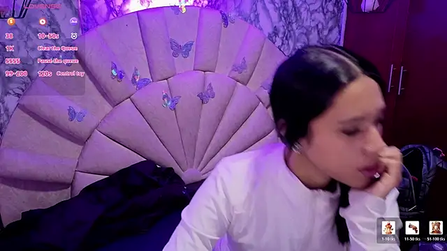 miiaboss  online show from 04/17/26, 11:02