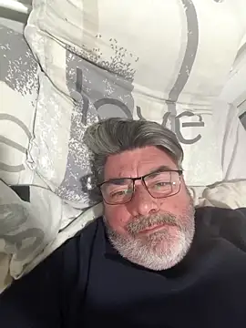 Snapshot of eruzam59000 chatting on 02/21/26, 04:30 eruzam59000 online show from 02/21/26, 04:30