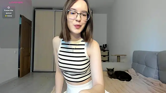 Snapshot of Elli_Lane chatting on 05/16/26, 05:26 Elli Lane online show from 05/16/26, 05:26