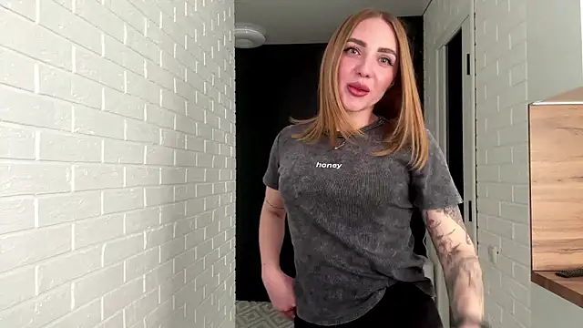 JuliaGracey online show from 03/13/26, 07:59