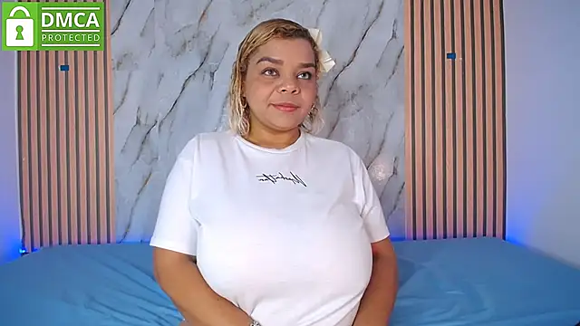 CasieBigtits online show from 03/18/26, 01:58