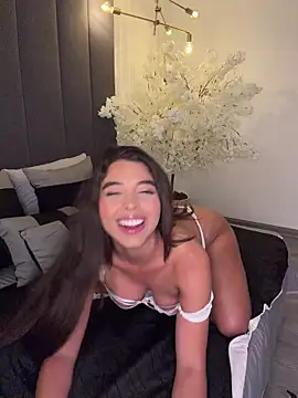 Snapshot of AnnyVega__ chatting on 05/27/26, 01:57 AnnyVega online show from 05/27/26, 01:57