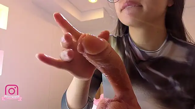Snapshot of eva_depp_ chatting on 05/10/26, 10:31 eva depp online show from 05/10/26, 10:31