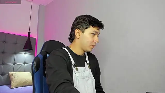 Julian Smith21 online show from 03/19/26, 12:31