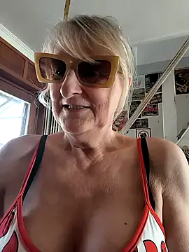 Heidiblueeyes online show from 03/09/26, 11:47