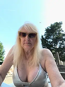 Snapshot of Heidiblueeyes chatting on 05/29/26, 08:12 Heidiblueeyes online show from 05/29/26, 08:12