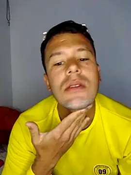 Snapshot of Ferrandiz23 chatting on 02/24/26, 09:13 Ferrandiz23 online show from 02/24/26, 09:13