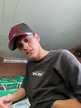 Snapshot of HarryGaze chatting on 03/04/26, 01:06 HarryGaze online show from 03/04/26, 01:06