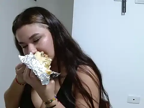 Snapshot of LaiaGomez chatting on 03/04/26, 02:50 LaiaGomez online show from 03/04/26, 02:50