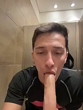 Thiago Jones1 online show from 04/16/26, 09:39