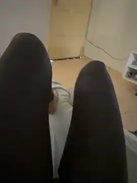 Snapshot of Cristal2342 chatting on 02/26/26, 01:32 Cristal2342 online show from 02/26/26, 01:32